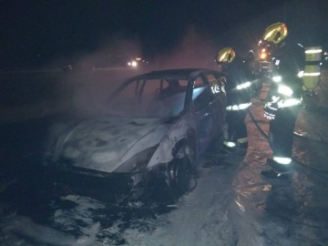 Se quemó un automóvil que volvía de Ordoñez con jugadores de Villa Argentina