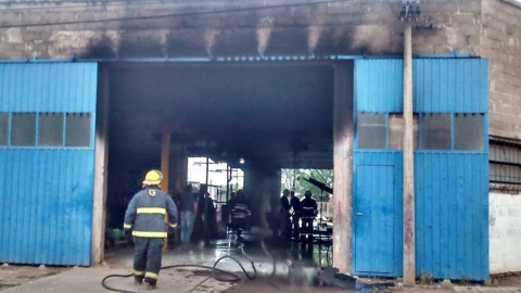 Gral Roca: incendio en una fábrica de sinfines
