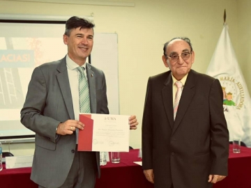 Universidad María Auxiliadora de Lima distinguió al Dr. Daniel Passerini