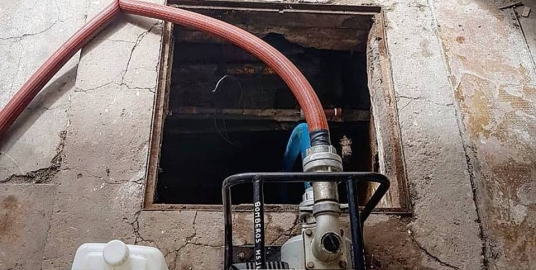 Marcos Juárez: bomberos sacó 60 mil litros de agua de un túnel en el hospital