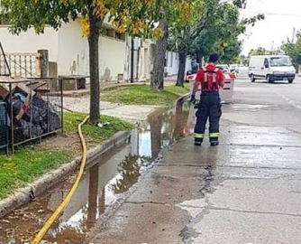 Marcos Juárez: bomberos sacó 60 mil litros de agua de un túnel en el hospital