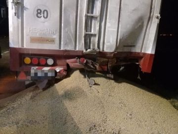 Leones: muere un cañadense en accidente entre dos camiones