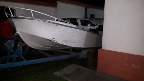 Detuvieron a 5 pescadores secuestrando una lancha y dos vehículos