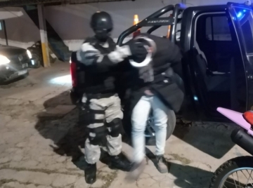 Dos detenidos por tenencia de estupefacientes y enfrentamiento policial