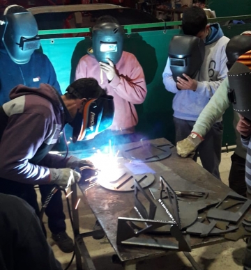 AKRON y UTN San Francisco “hacen escuela” en la industria metalúrgica