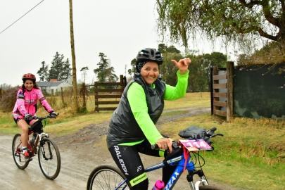 Bajo la lluvia, más de 200 pedalistas participaron del Gran Ciclo de Turismo de la Amistad