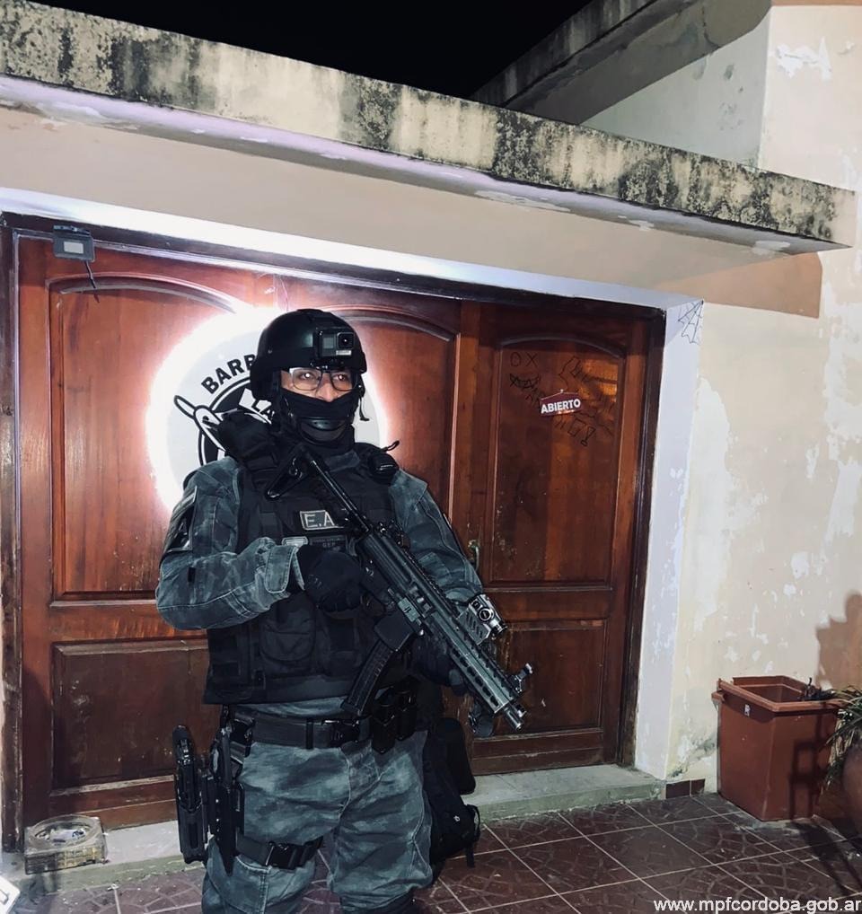 Peluquero y delivery fueron detenidos por comercialización de estupefacientes en Las Varillas