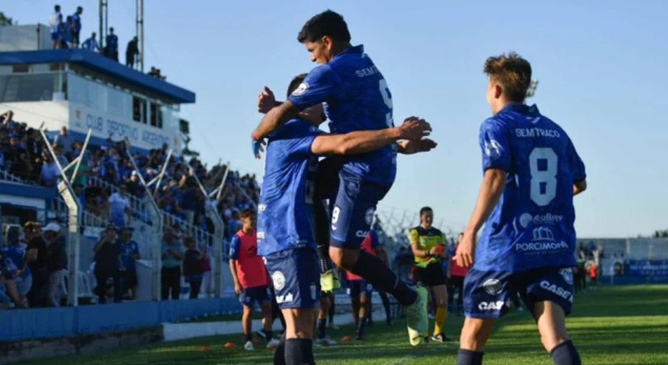 Argentino de Monte Maíz es el único cordobés que sigue en el Torneo Federal 