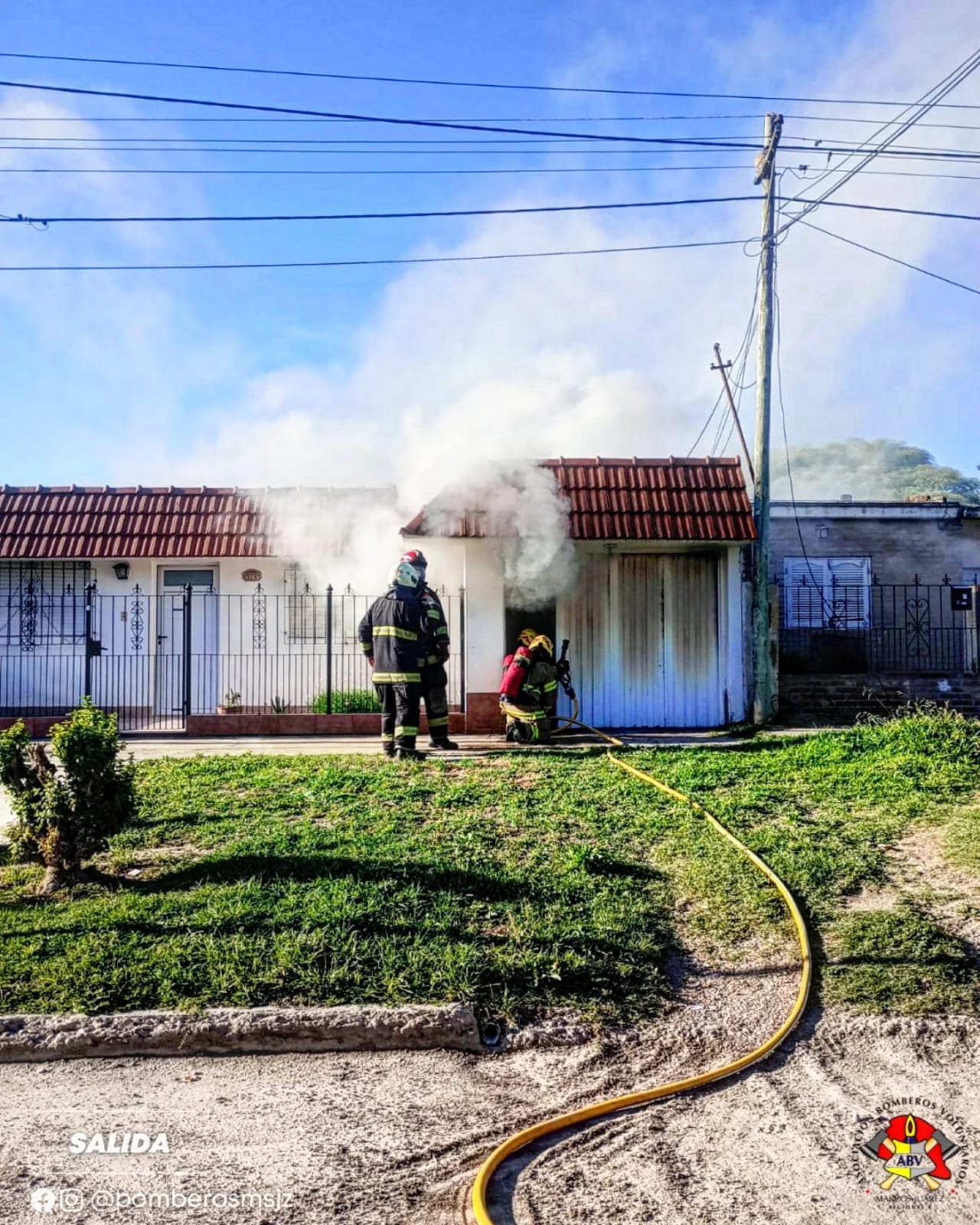 Bomberos sofocaron el Incendio de una vivienda en Pellegrini al 1700