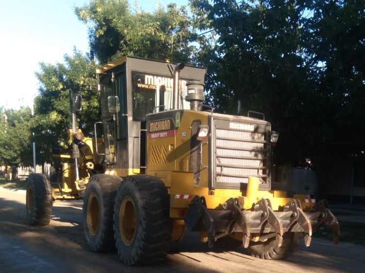 Trabajos municipales en Marcos Juárez: reparación de calles, mantenimiento de espacios verdes y alumbrado público