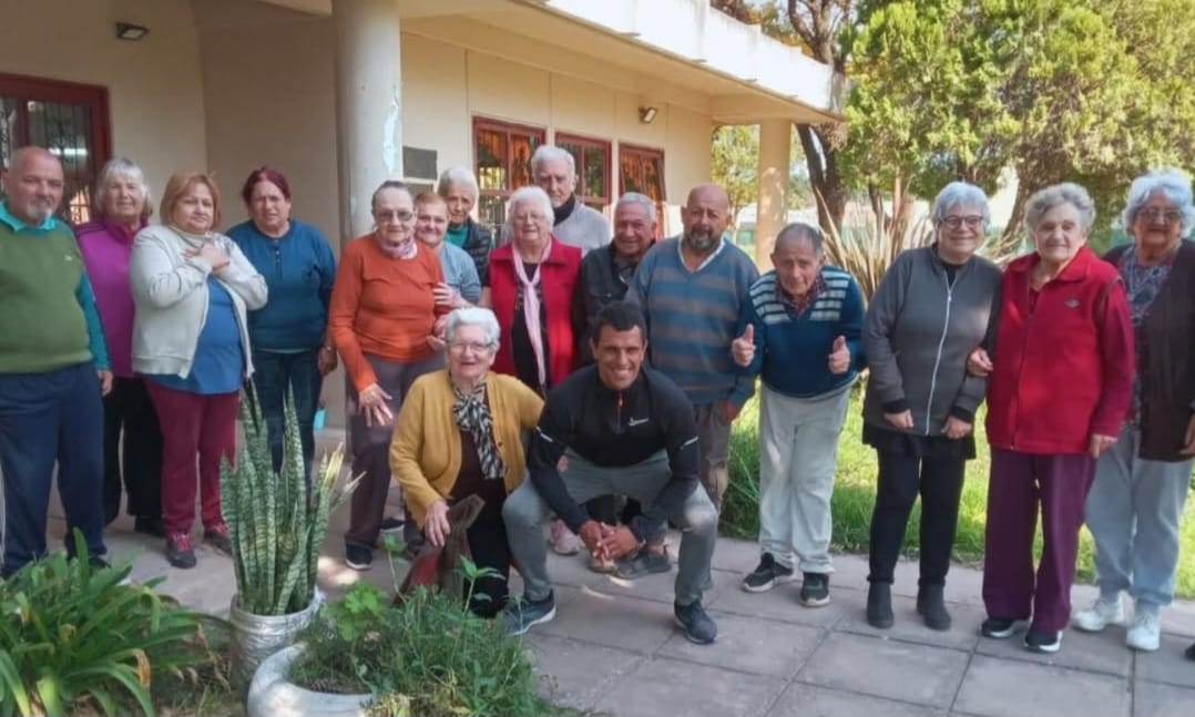 Donación de Mantas, Talleres y Memoria: El Hogar de Día Propone una Semana de Encuentro y Solidaridad