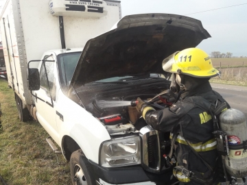 Armstrong: vehículo sufrió incendio en el motor 