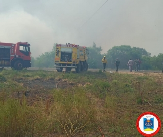 Bomberos de Leones cubrieron el incendio de una escuela y una casa en Corrientes