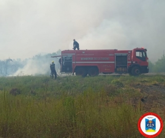 Bomberos de Leones cubrieron el incendio de una escuela y una casa en Corrientes