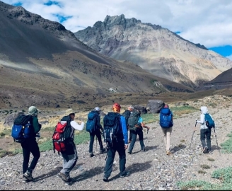 “Es un 50 cabeza, 50 físico”, dijo Cecilia Giouse quien escaló el Aconcagua y fue reconocida por el municipio