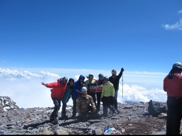 “Es un 50 cabeza, 50 físico”, dijo Cecilia Giouse quien escaló el Aconcagua y fue reconocida por el municipio
