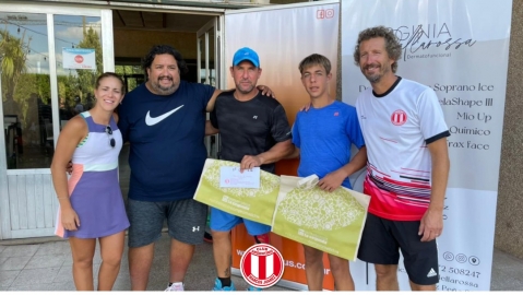 Ganadores del torneo de tenis “Chau Verano”