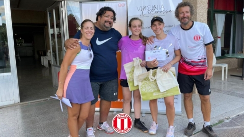 Ganadores del torneo de tenis “Chau Verano”