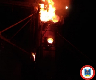 Bomberos trabajaron 9 horas en el incendio de planta de Huinca Cereales