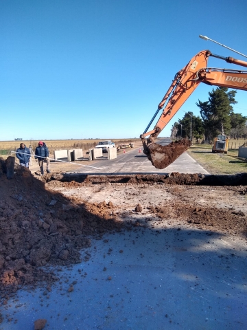 Continúa la obra del canal pluvial de calle Bolivia