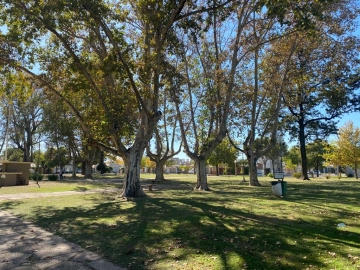 Vecinos reclaman el mal estado de Plaza Sarmiento