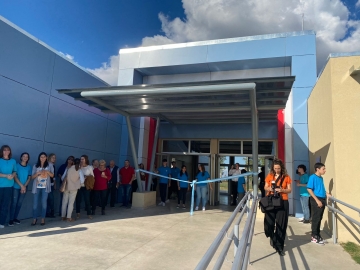 “Con el edificio y tecnología que tenemos en la escuela PROA, sacaremos excelentes científicos y técnicos biotecnólogos”