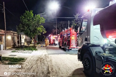 Incendio total de una vivienda en Mansilla al 500