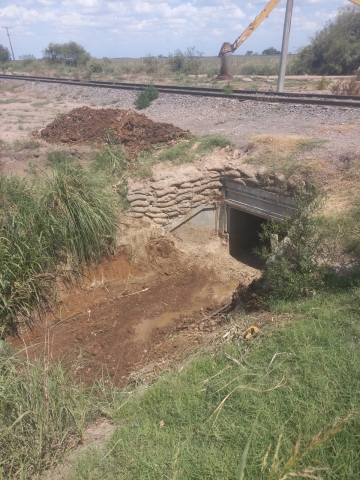 Limpiaron el desagüe sureste que estaba obstruido por la gran cantidad de basura arrojada